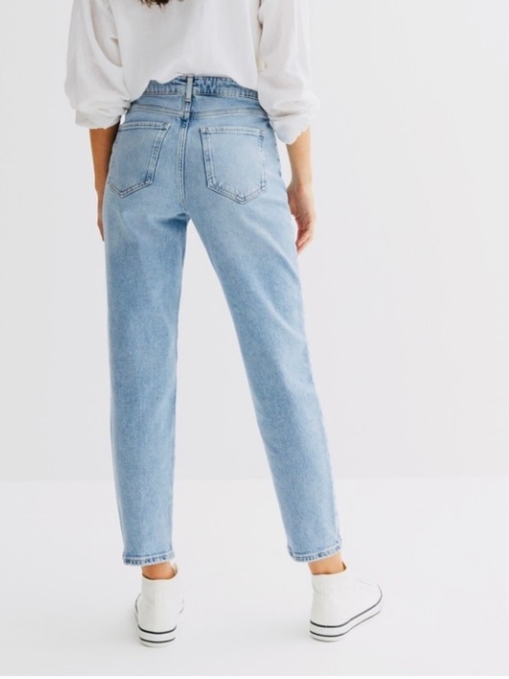High-Rise Strigid Mom Jeans - Picture 7 of 8